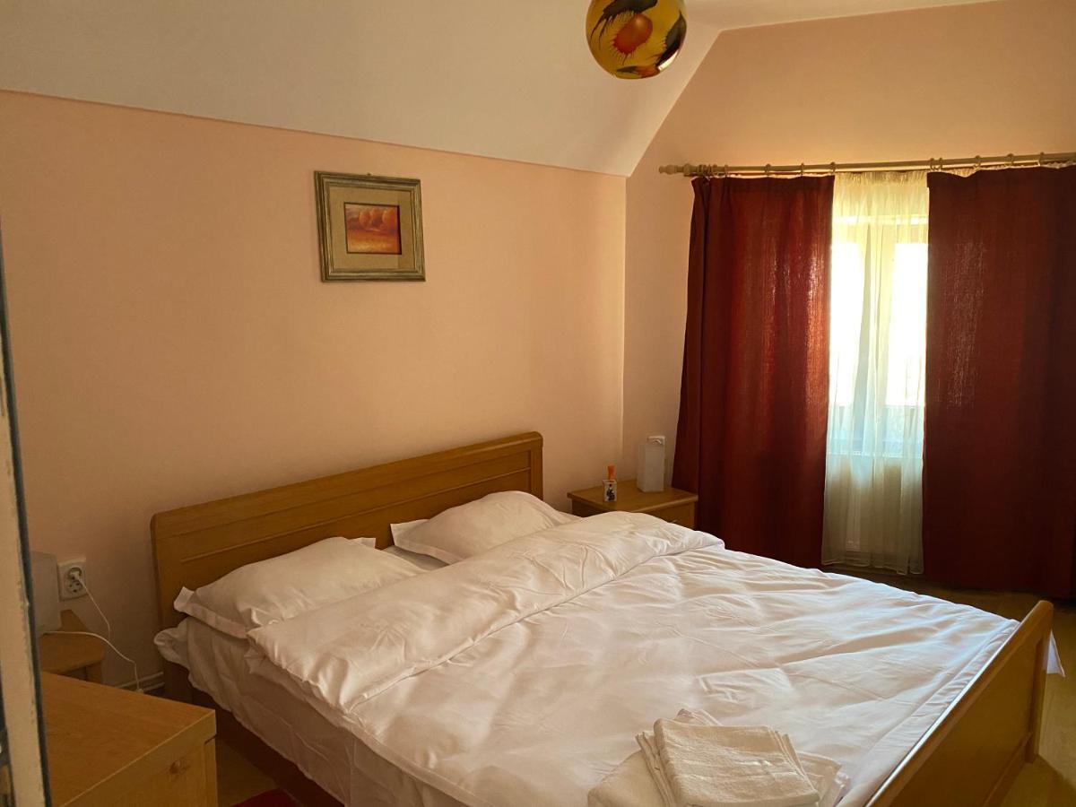 Victoria Gasthaus Rasnov - Charming Vacation House In Rasnov Eksteriør billede