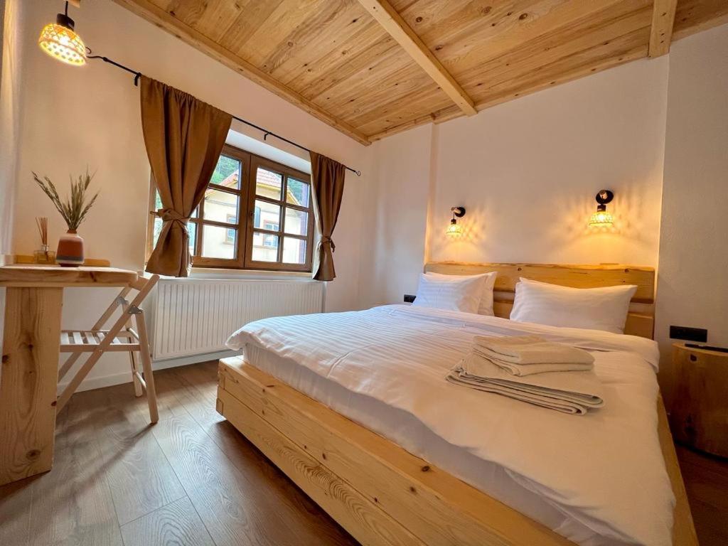 Victoria Gasthaus Rasnov - Charming Vacation House In Rasnov Eksteriør billede