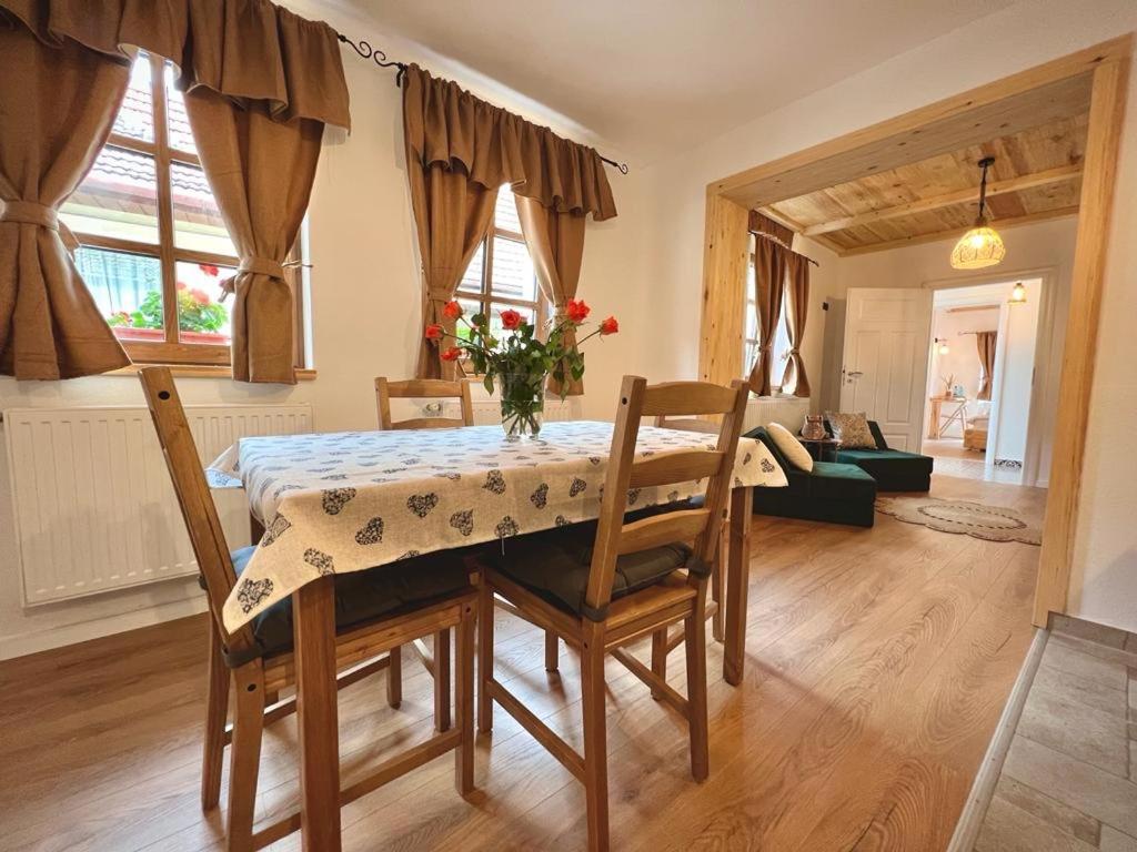 Victoria Gasthaus Rasnov - Charming Vacation House In Rasnov Eksteriør billede